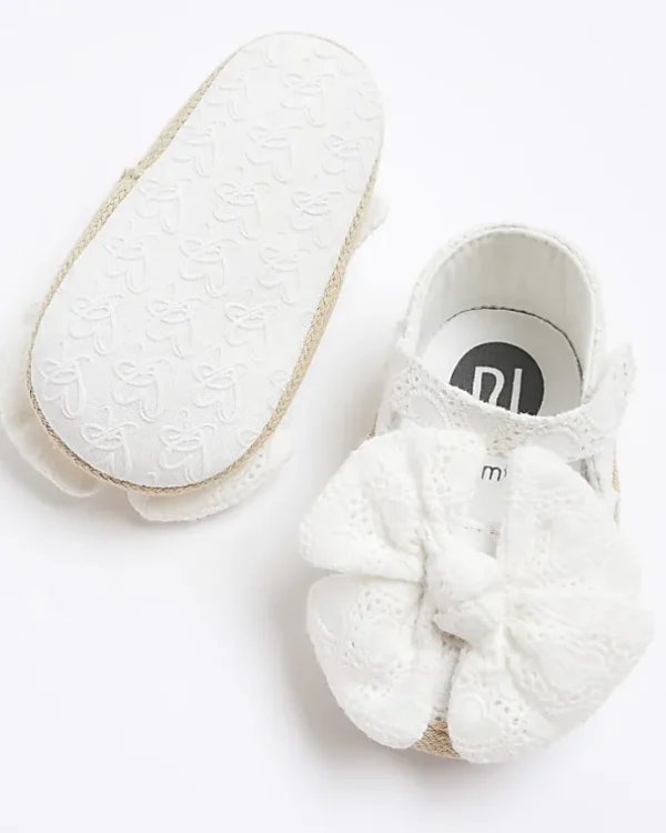 Baby girls white broderie bow sandals