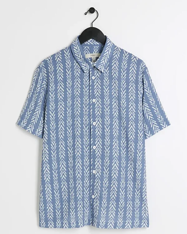 Blue regular fit crinkle arrow print shirt