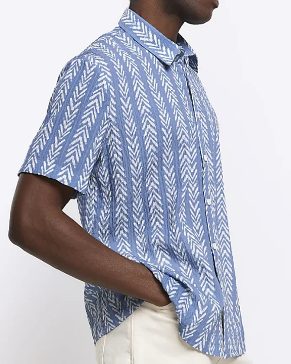 Blue regular fit crinkle arrow print shirt