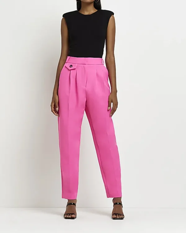 Pink pleated tapered trousers