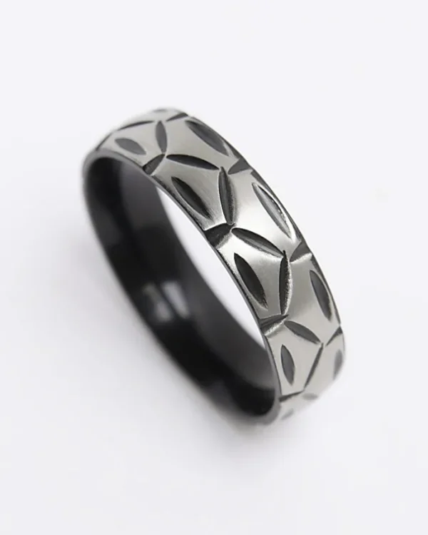 Silver colour stainless steel texture ring